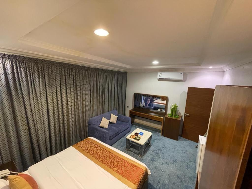 الماسم للأجنحة الفاخرة- الملك فهد - الرياض Riad Exterior foto