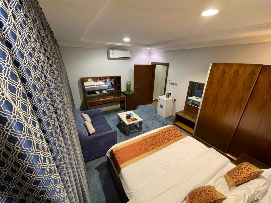 الماسم للأجنحة الفاخرة- الملك فهد - الرياض Riad Exterior foto