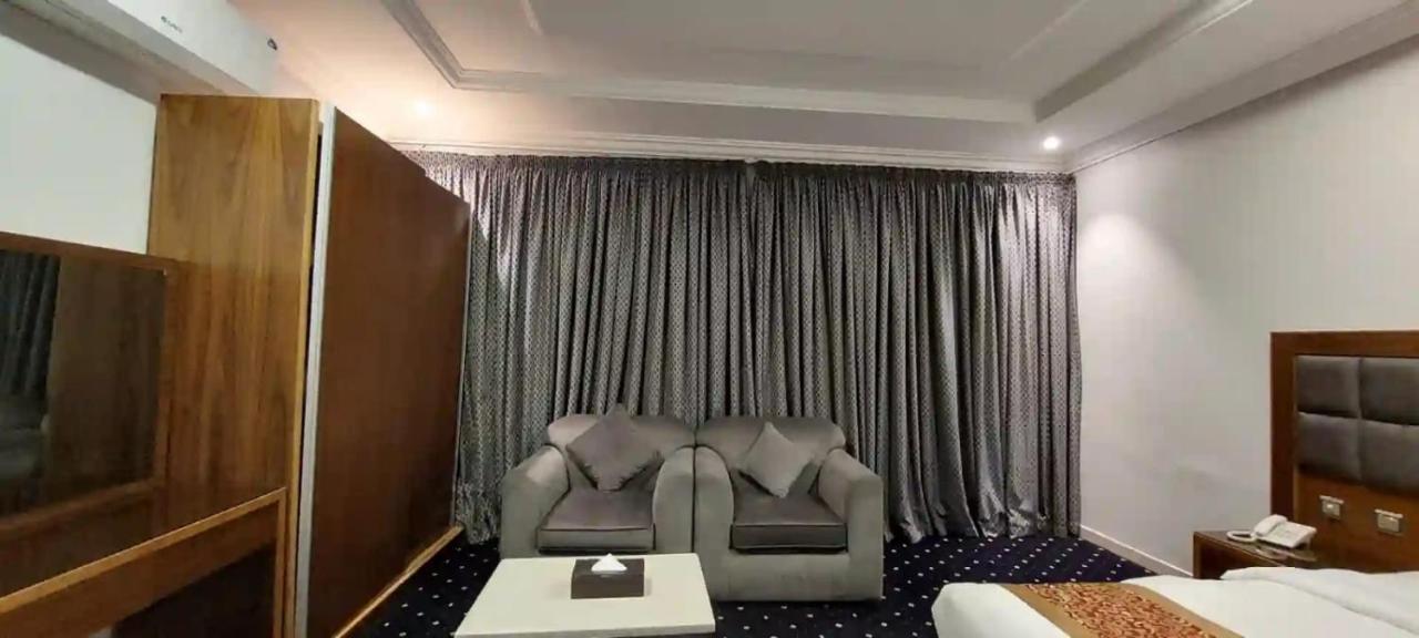 الماسم للأجنحة الفاخرة- الملك فهد - الرياض Riad Exterior foto