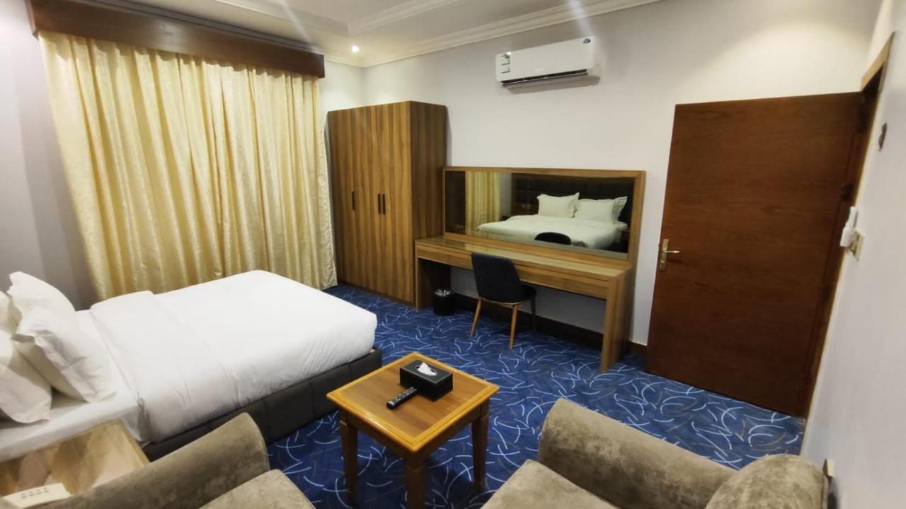 الماسم للأجنحة الفاخرة- الملك فهد - الرياض Riad Exterior foto